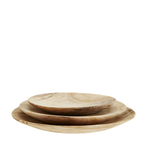 Round wooden plates